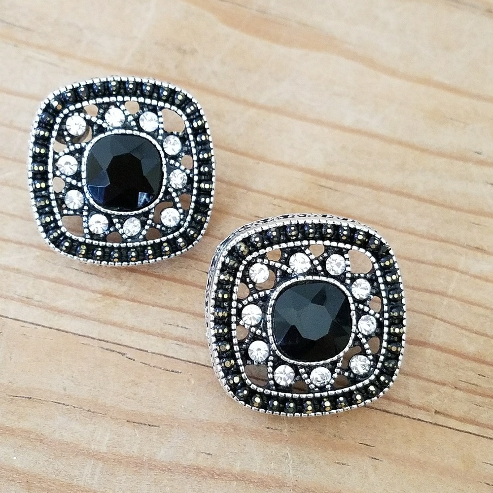 Square black and Crystal earrings
